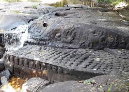 Les 1000 Lingas de Kbal Spean